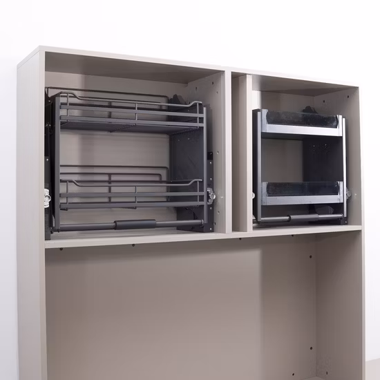900木材製の大きなフラットキッチンキャビネット、ガラスキャビネット、粉体塗装された鉄、グレーの砂粒棚、下降可能なスパイスバスケット